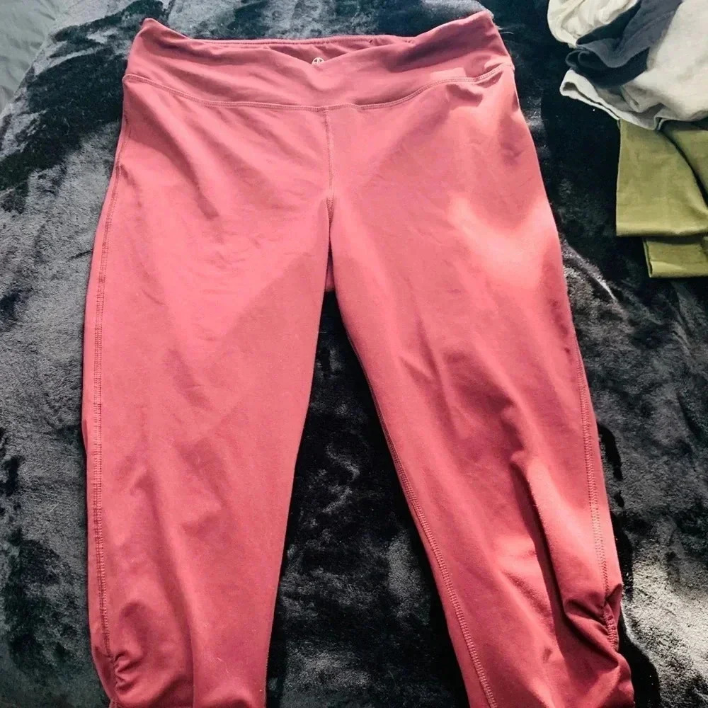 🧽Burgundy Leggings